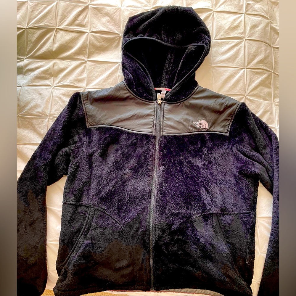 The North Face black fuzzy jacket.. like new.. size XL.. never worn